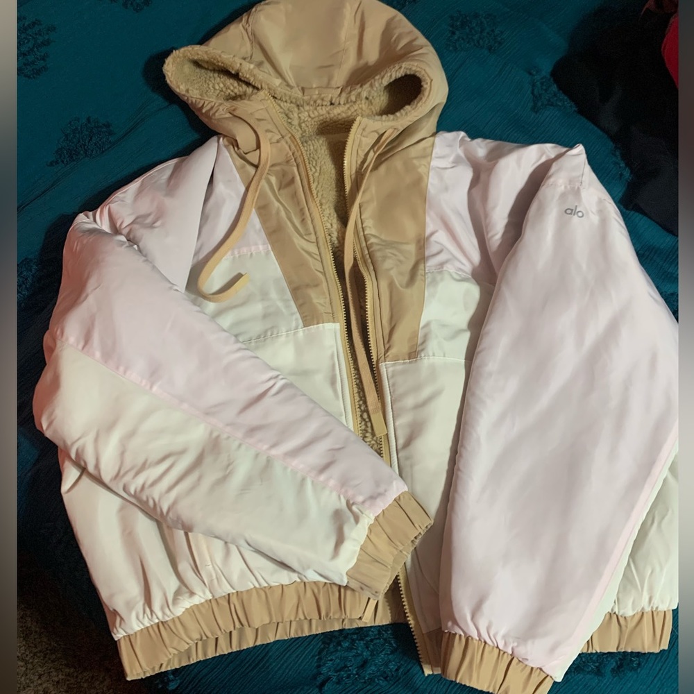 Camel/pink/ivory alo Duality Sherpa Jacket